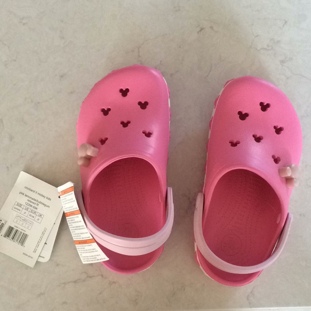 Crocs size J2